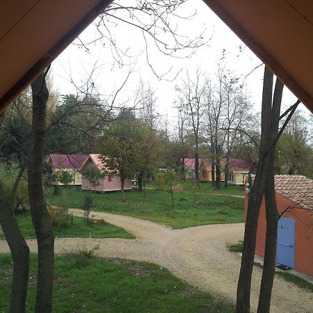 Camping Bellerive Montfrin Dış mekan fotoğraf