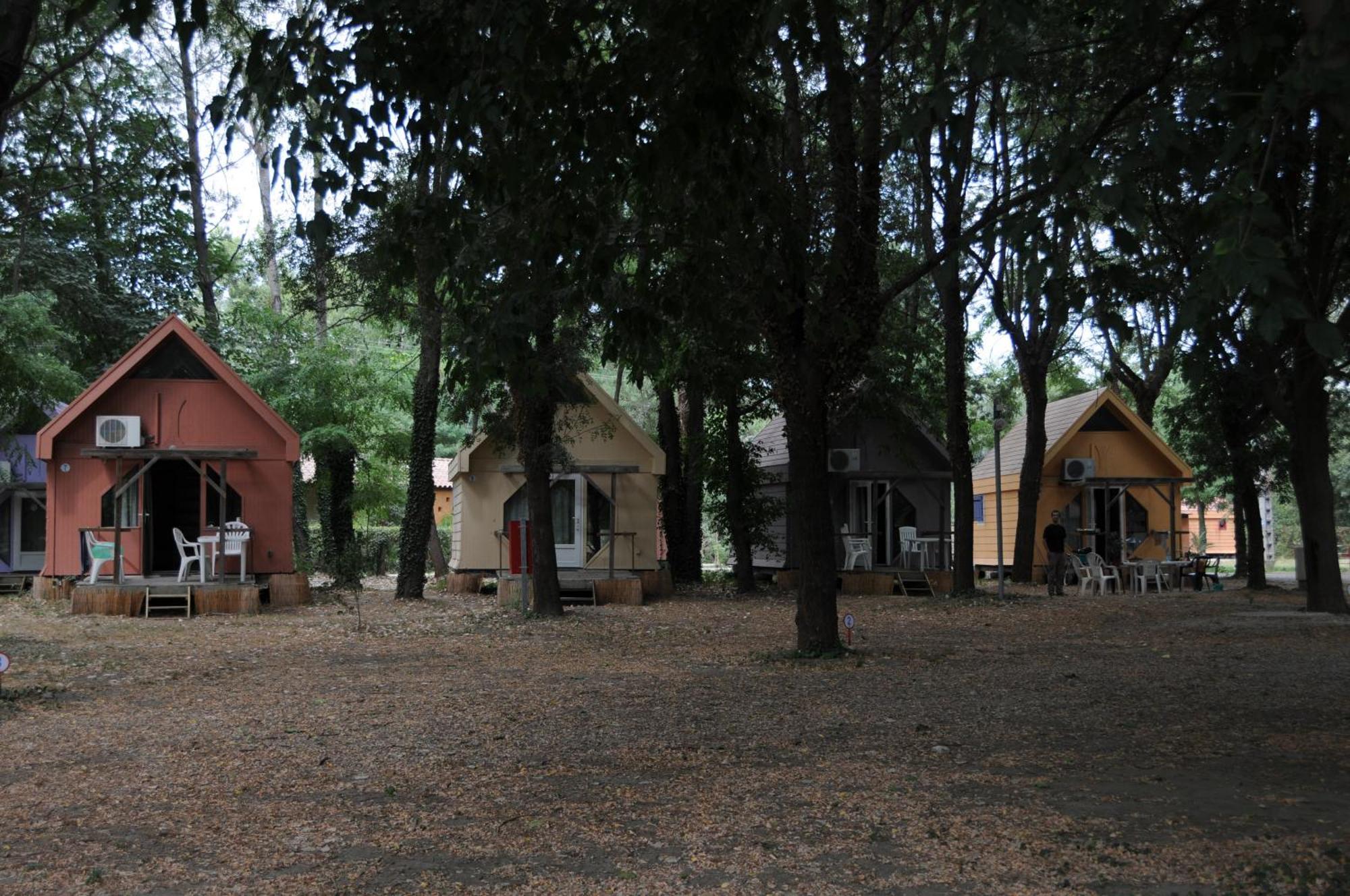 Camping Bellerive Montfrin Dış mekan fotoğraf