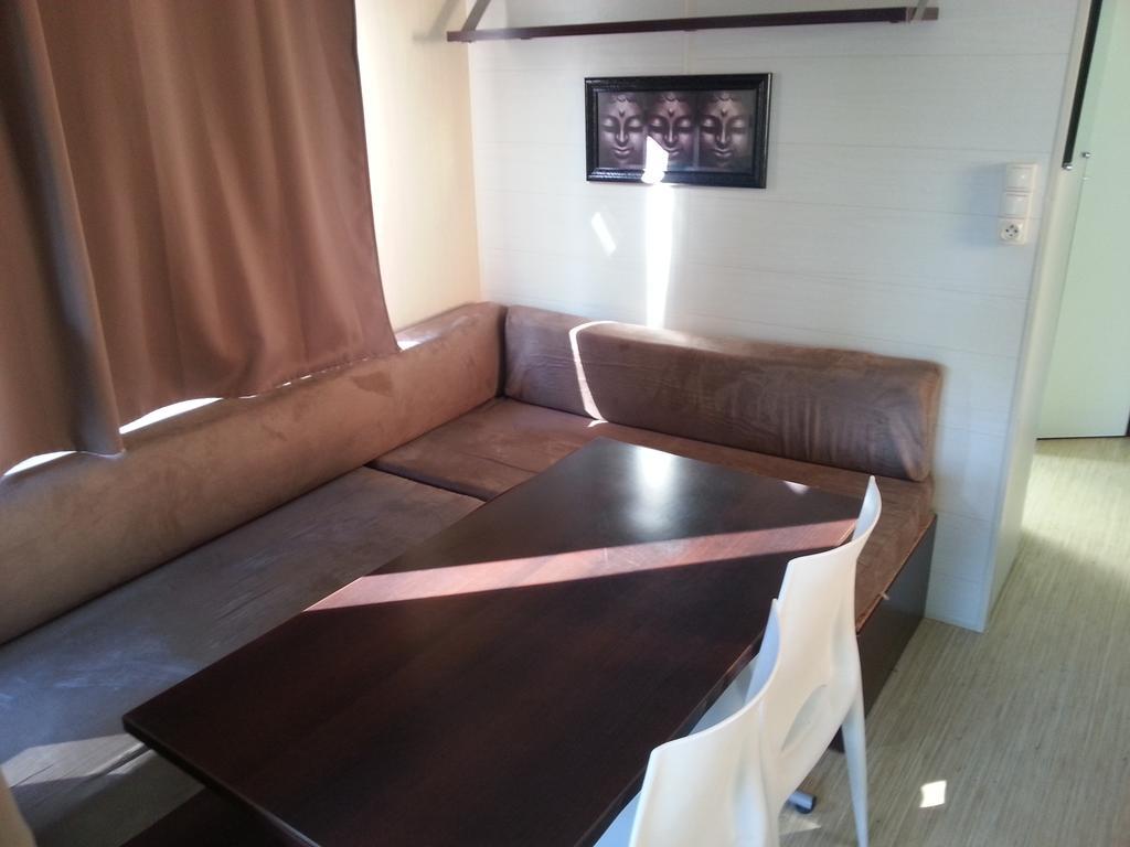 Camping Bellerive Montfrin Oda fotoğraf