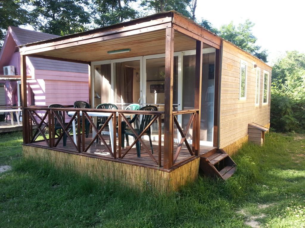 Camping Bellerive Montfrin Oda fotoğraf